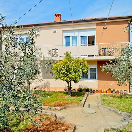 Apartment Kris Pula Exterior photo