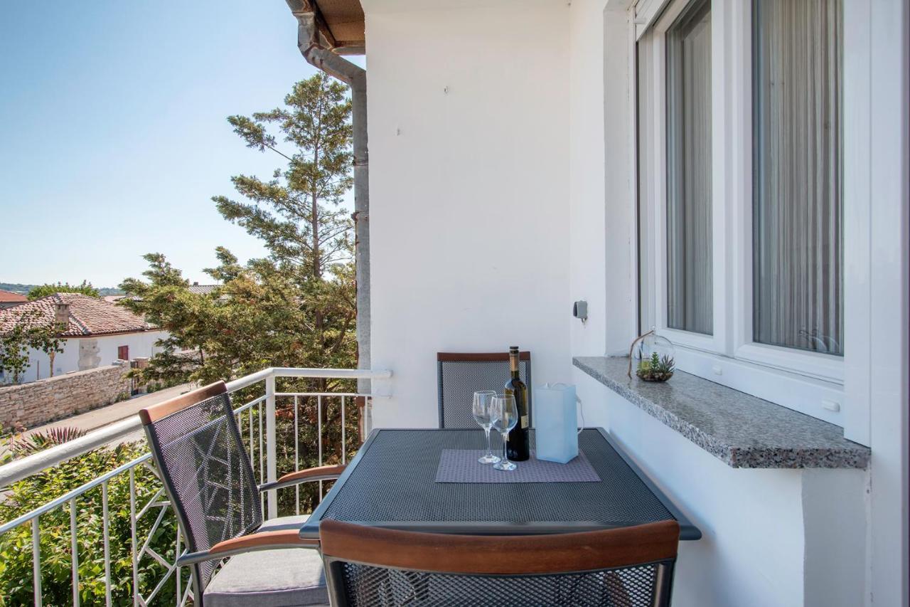 Apartment Kris Pula Exterior photo